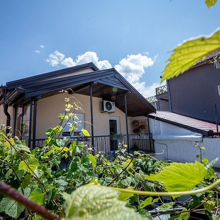 Self Check-In Apartment With Jacuzzi Mostar Buitenkant foto