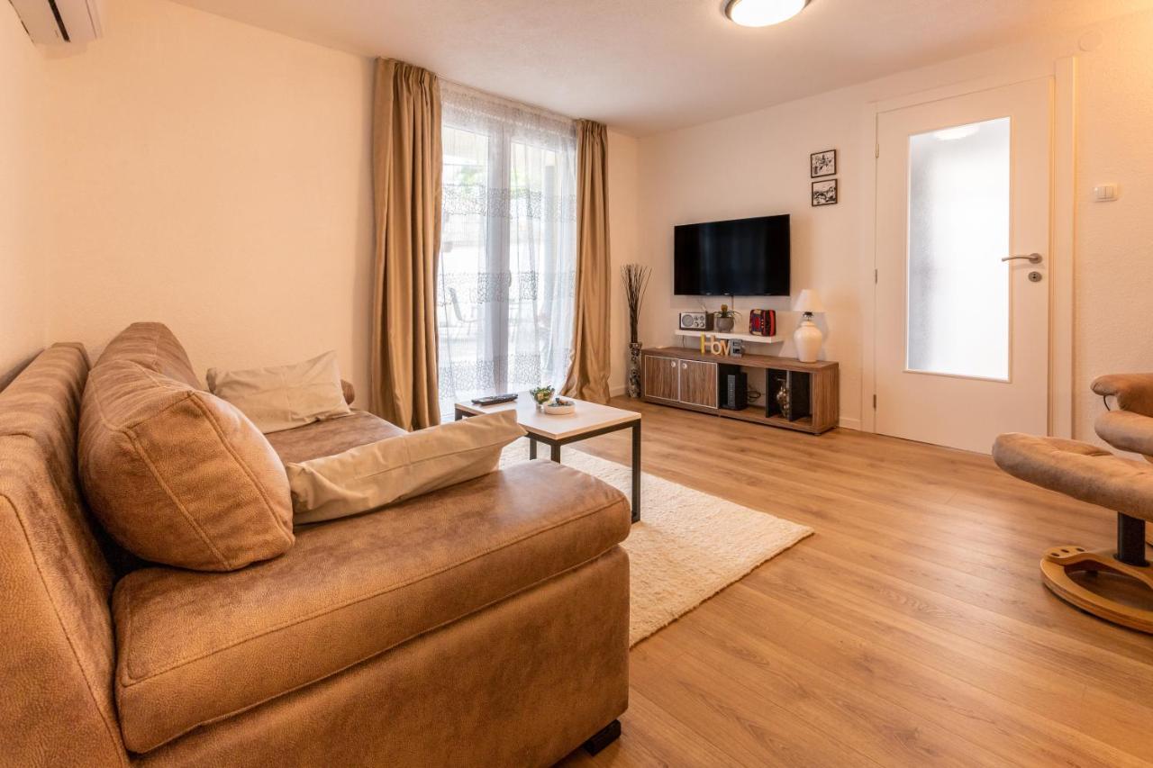Self Check-In Apartment With Jacuzzi Mostar Buitenkant foto