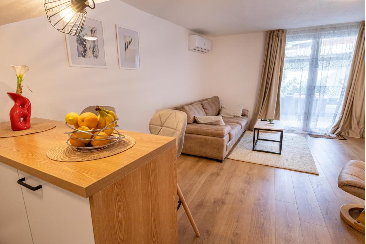Self Check-In Apartment With Jacuzzi Mostar Buitenkant foto
