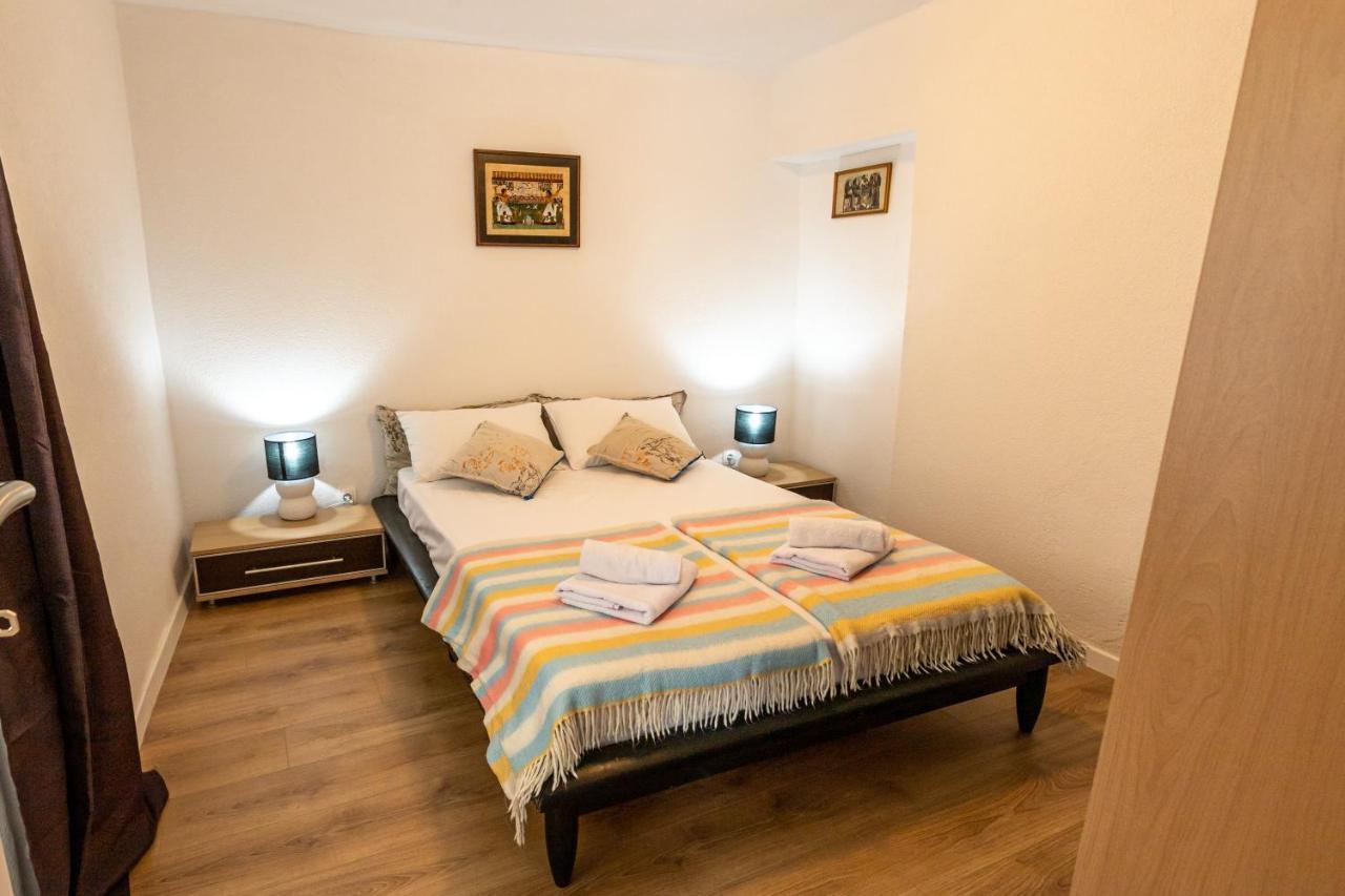 Self Check-In Apartment With Jacuzzi Mostar Buitenkant foto