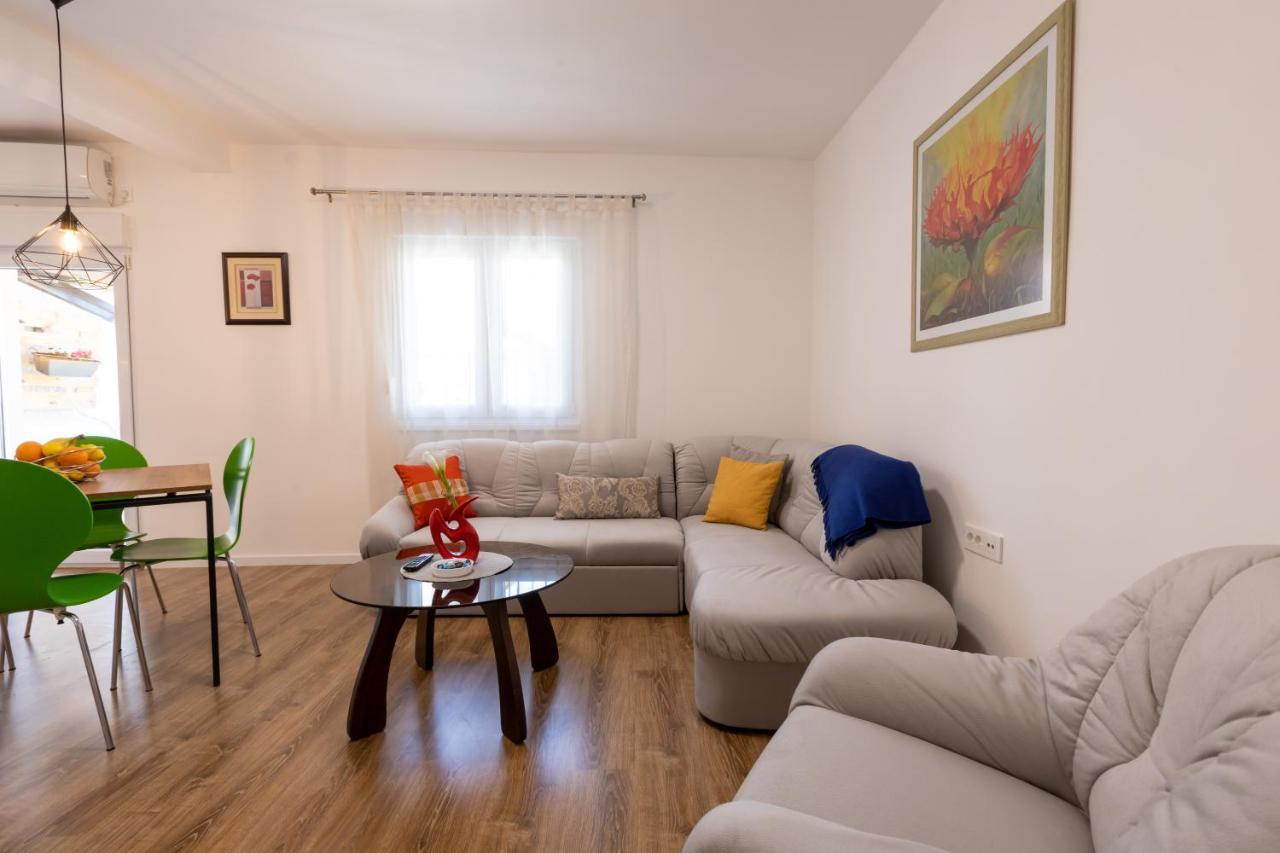 Self Check-In Apartment With Jacuzzi Mostar Buitenkant foto