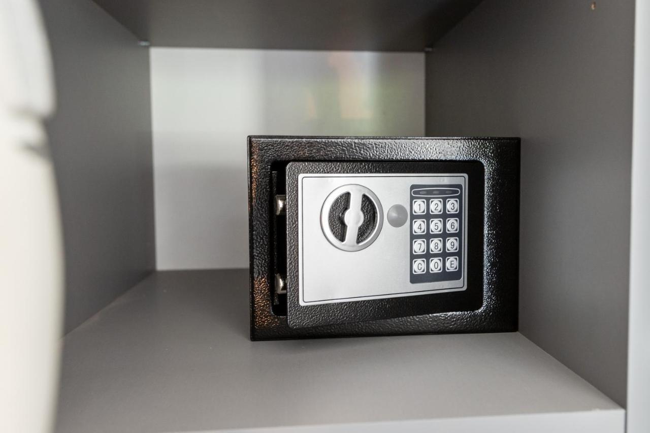 Self Check-In Apartment With Jacuzzi Mostar Buitenkant foto