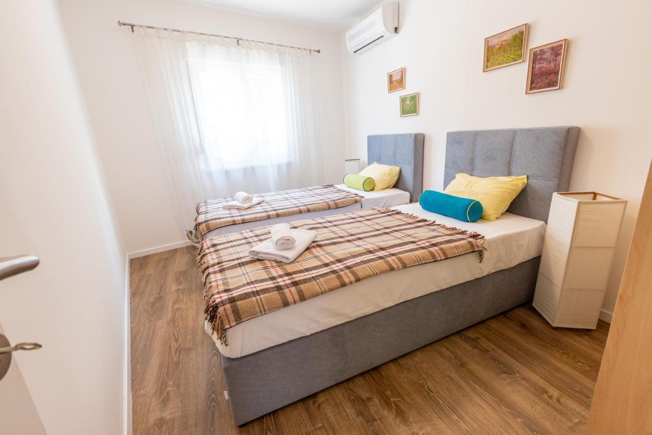 Self Check-In Apartment With Jacuzzi Mostar Buitenkant foto