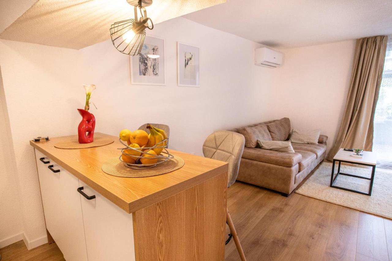 Self Check-In Apartment With Jacuzzi Mostar Buitenkant foto